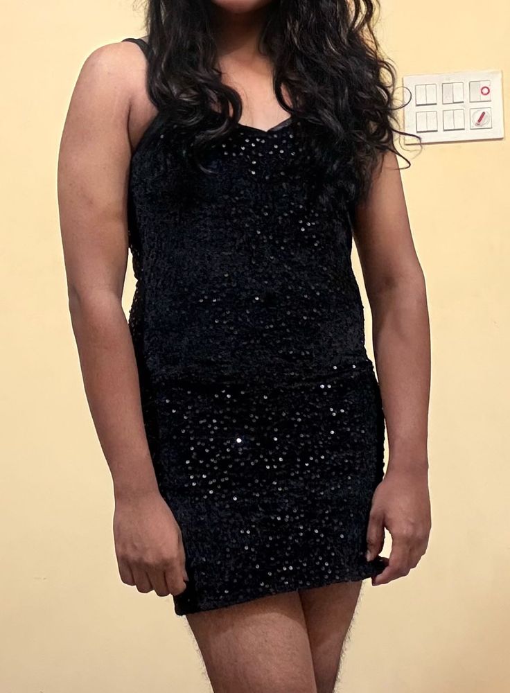 Black Sequin Bodycon Dress 🖤