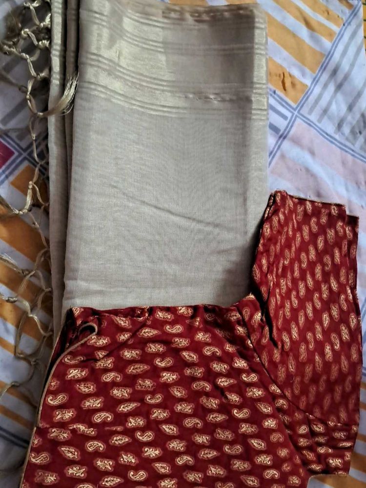 Elegant saree withTassels with stitched blouse