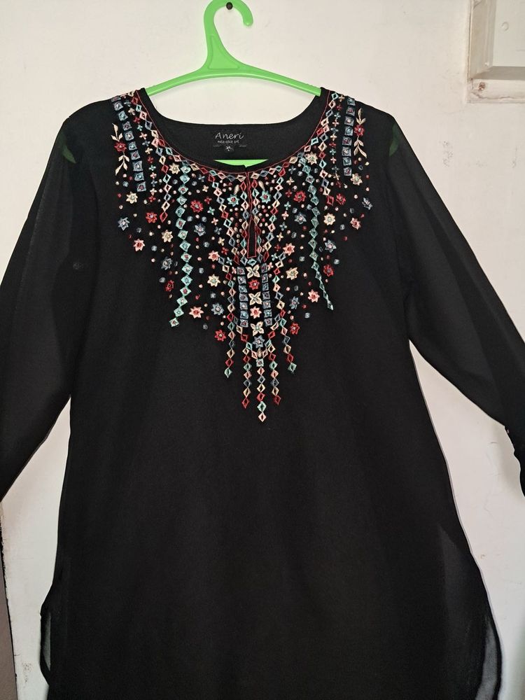 Aneri L Size 38 Black Embroidered Kurti