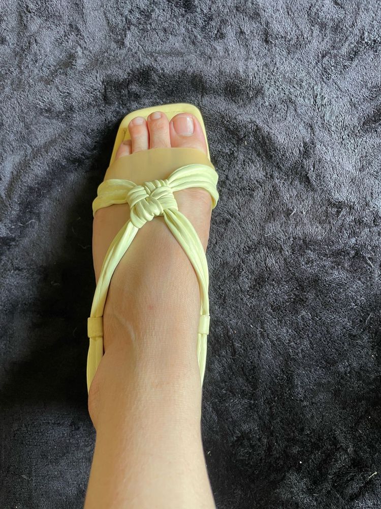 Lemon Knot Square-Toe Sandals – Effortless Summer
