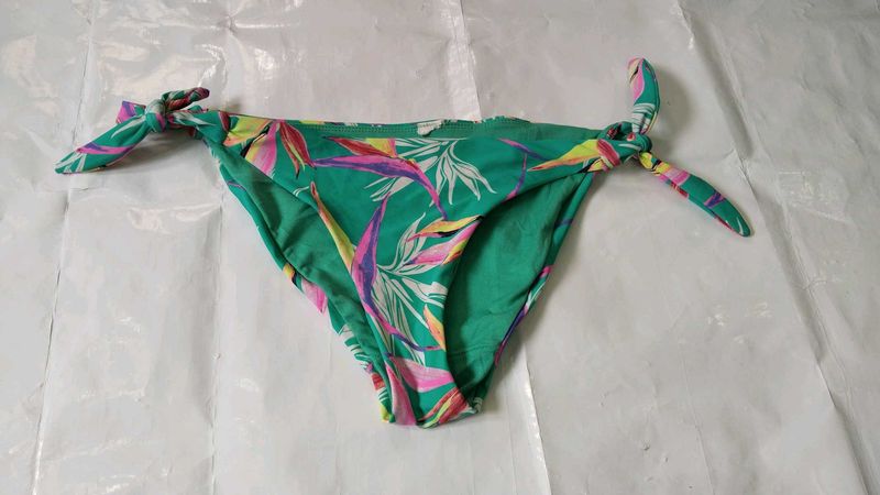 Bikini bottom