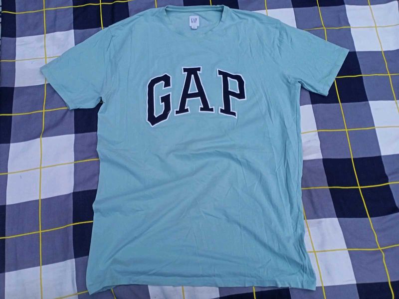 GAP Graphic Tee