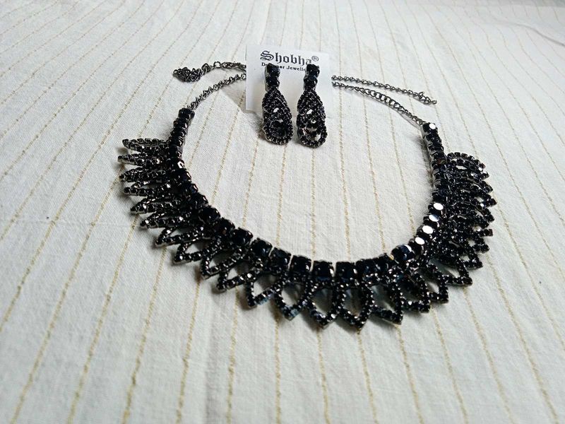 Elegant Black Necklace &amp; Earring Set