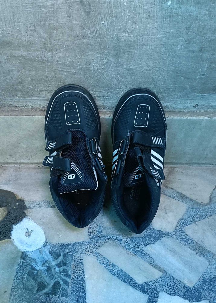 Sports Shoes