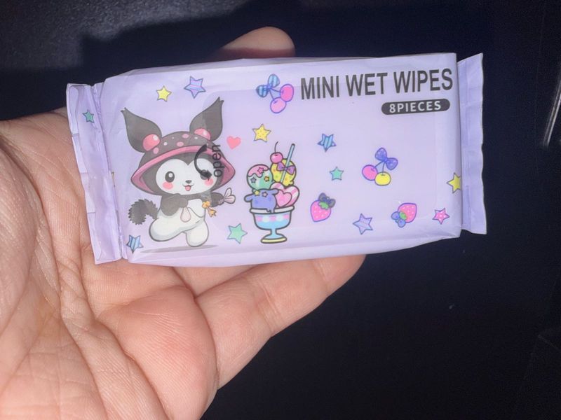 Mini Wet Wipes - 8 Pieces