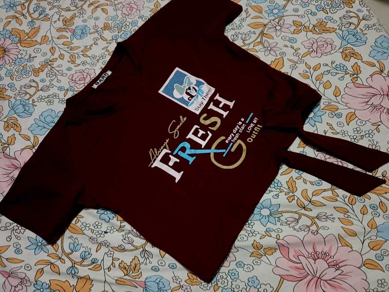 Stylish Maroon Graphic  Crop Tee