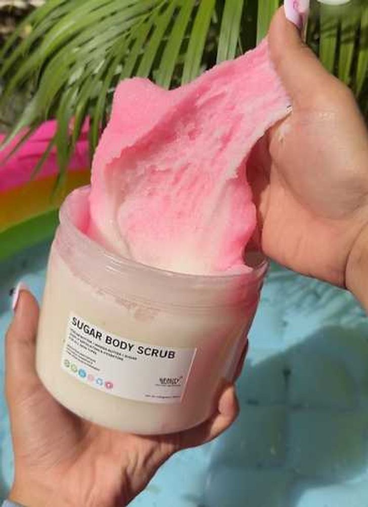 STRAWBERRY AND LYCHEES BODY SCRUB