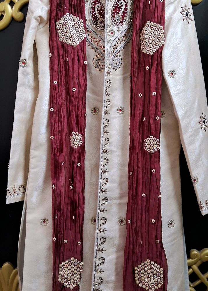 Sherwani With Pyjama And Stole