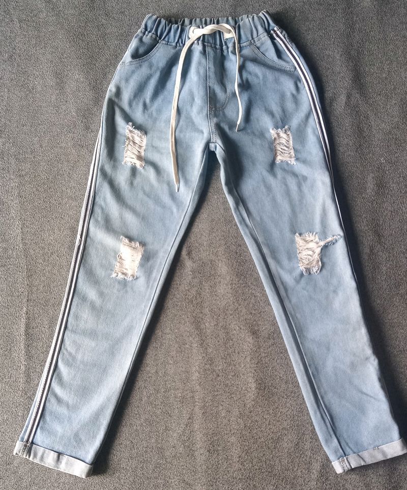 REGULAR DENIM RIPPED JEANS