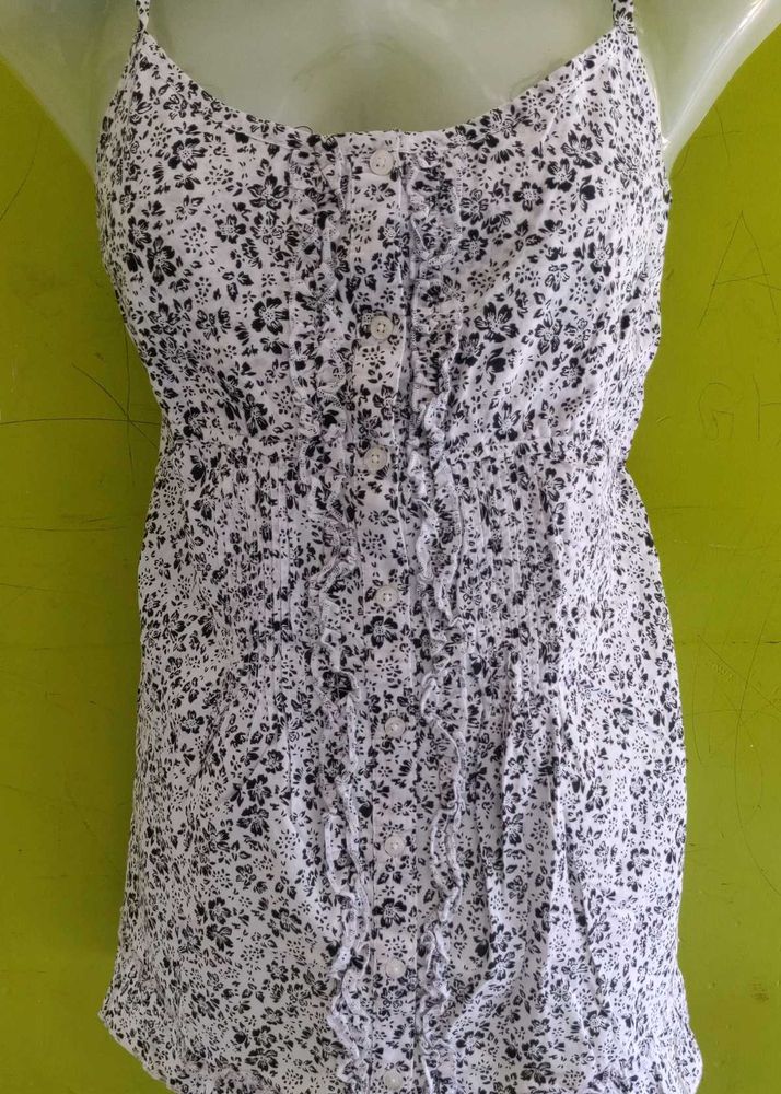 💥CLEARING SELL 💥-3 TOPS