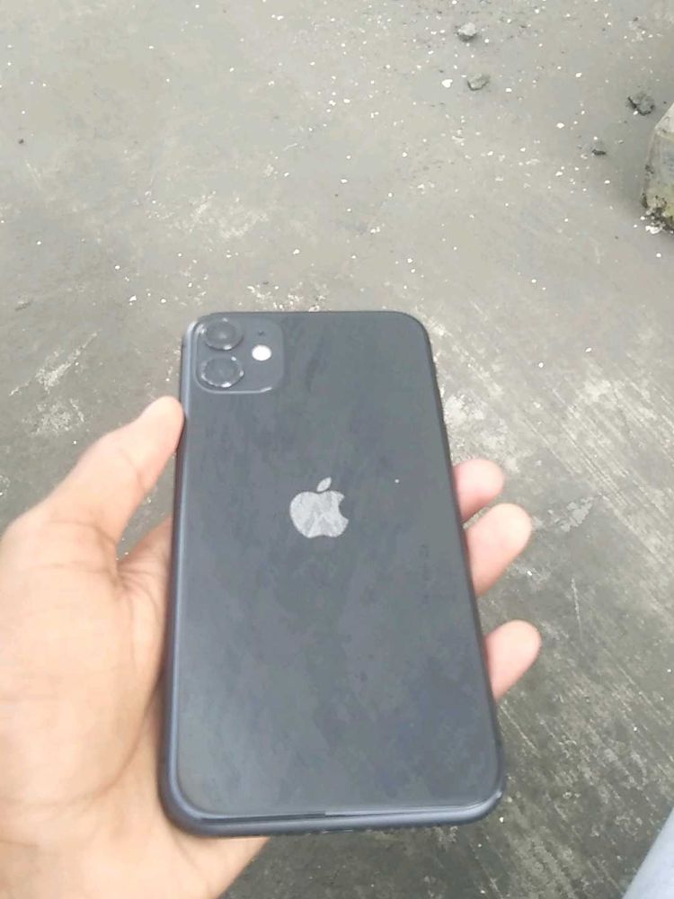 iPhone 11 - Black
