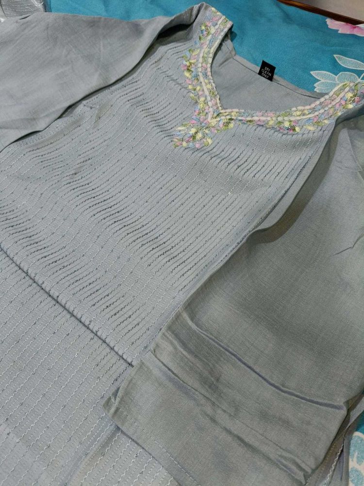 Elegant Gray Embroidered Kurti Set