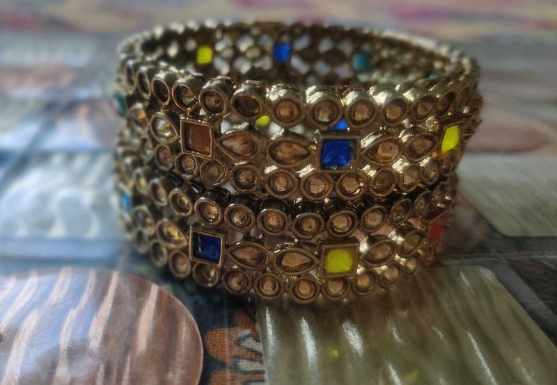 Set of 2 Vintage Bangles