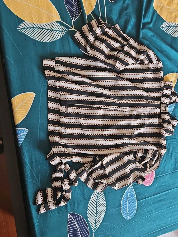 Fashionable Top In Good Condition