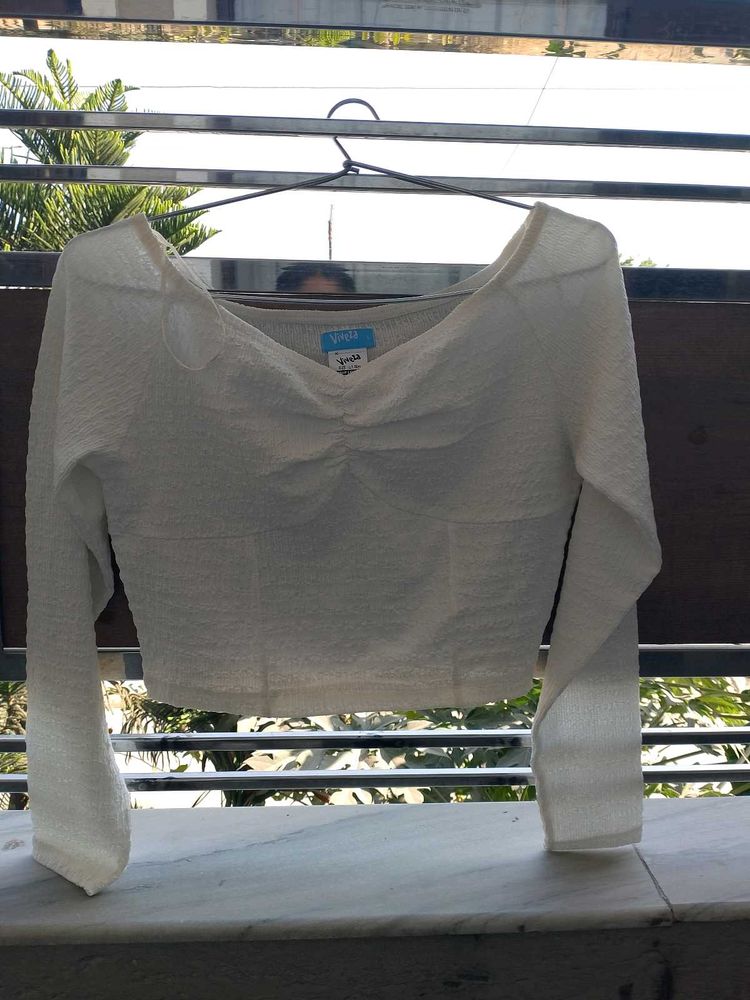 white chic crop top.