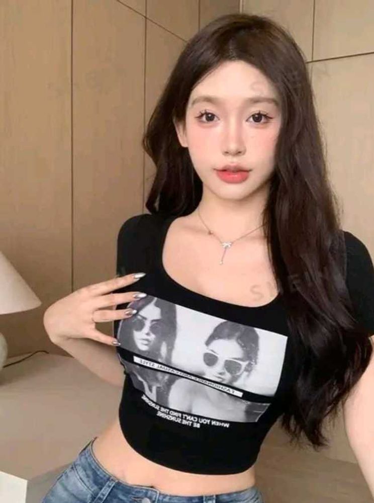 Graphic Print Crop Top