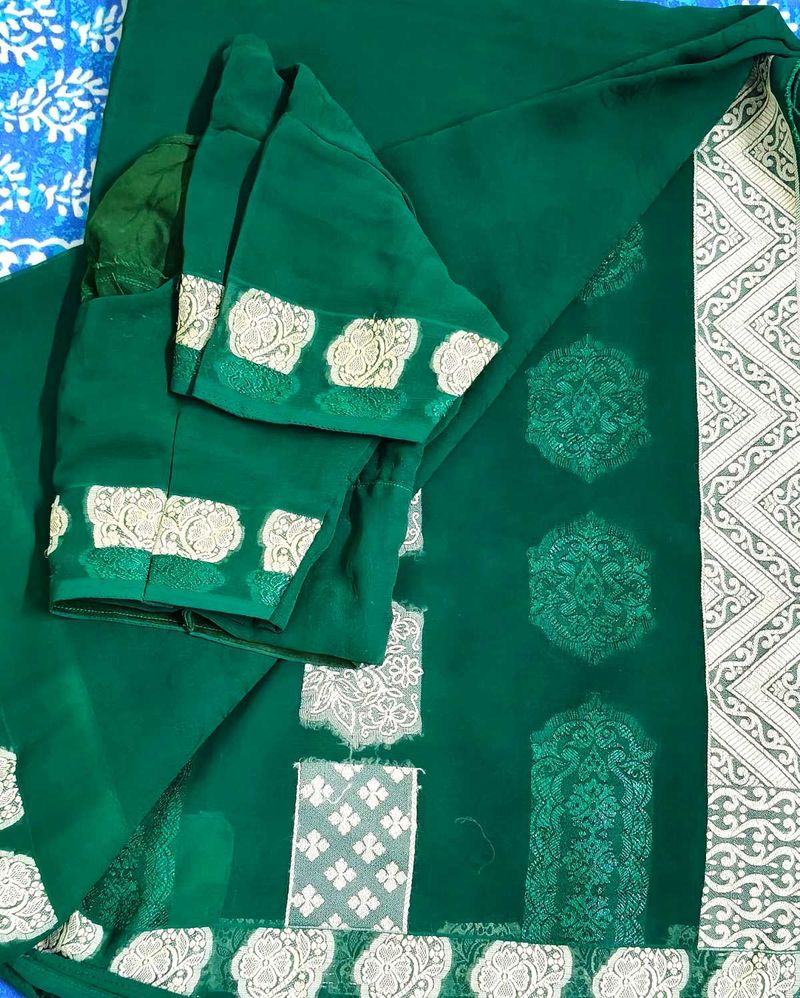 Emerald Green Gorgeous Saree With Blouse