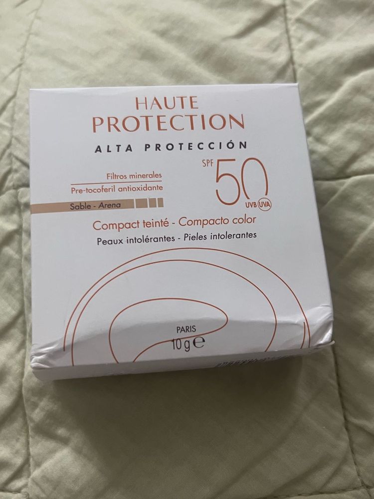 Avene SPF 50 Tinted Compact