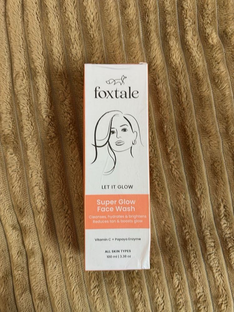 Foxtale Super Glow Face Wash