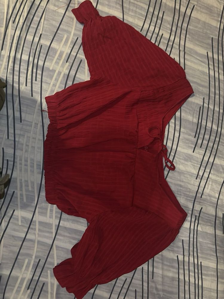 Red crop top with balloon sleeves