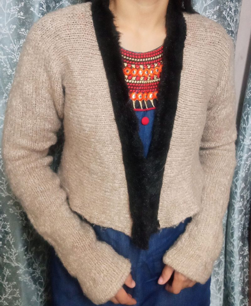 Fashionable Crop Sweater