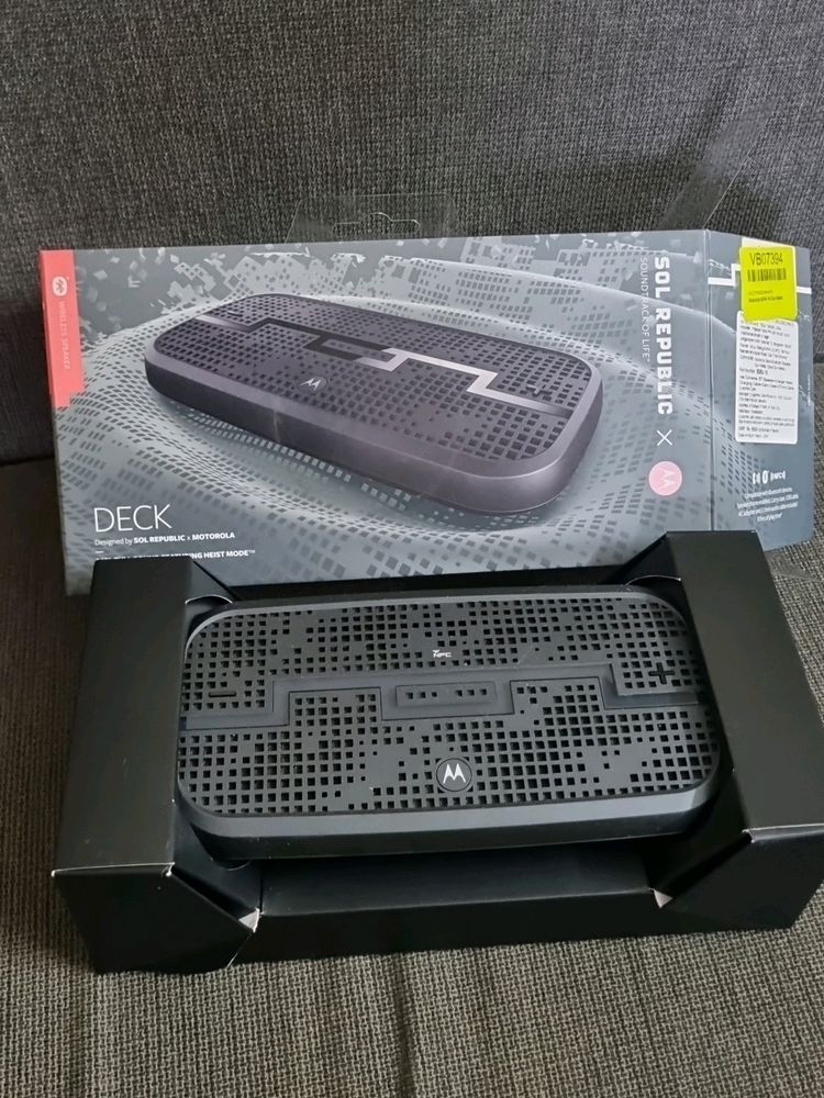 Motorola Deck Sol Republic Wireless Speakers