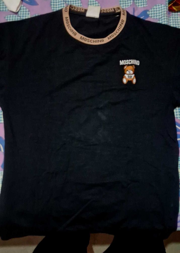 *ORIGINAL MOSCHINO T-SHIRT*