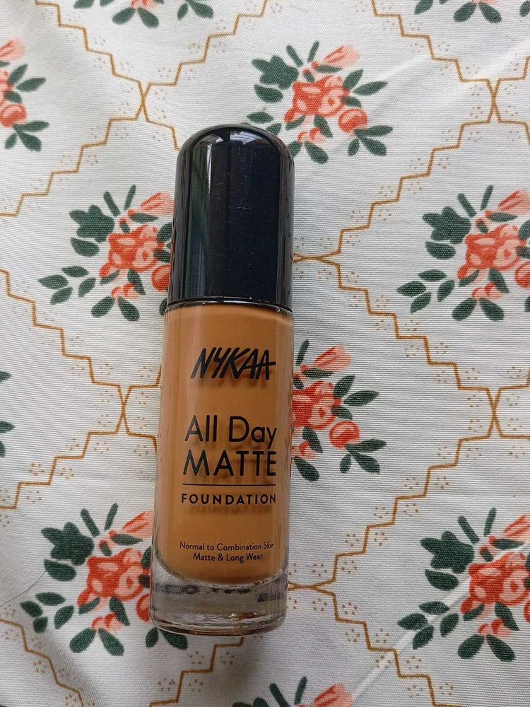 NYKAA All Day Matte Foundation