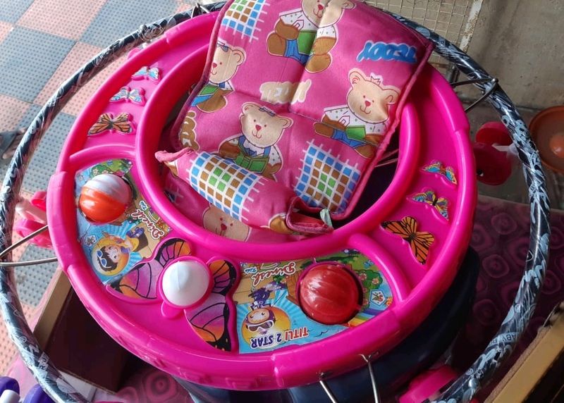 New Baby Walker At Discounted Rate