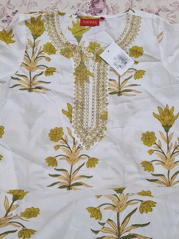 12 Set Of Earnings Branded  White Kurti Combo