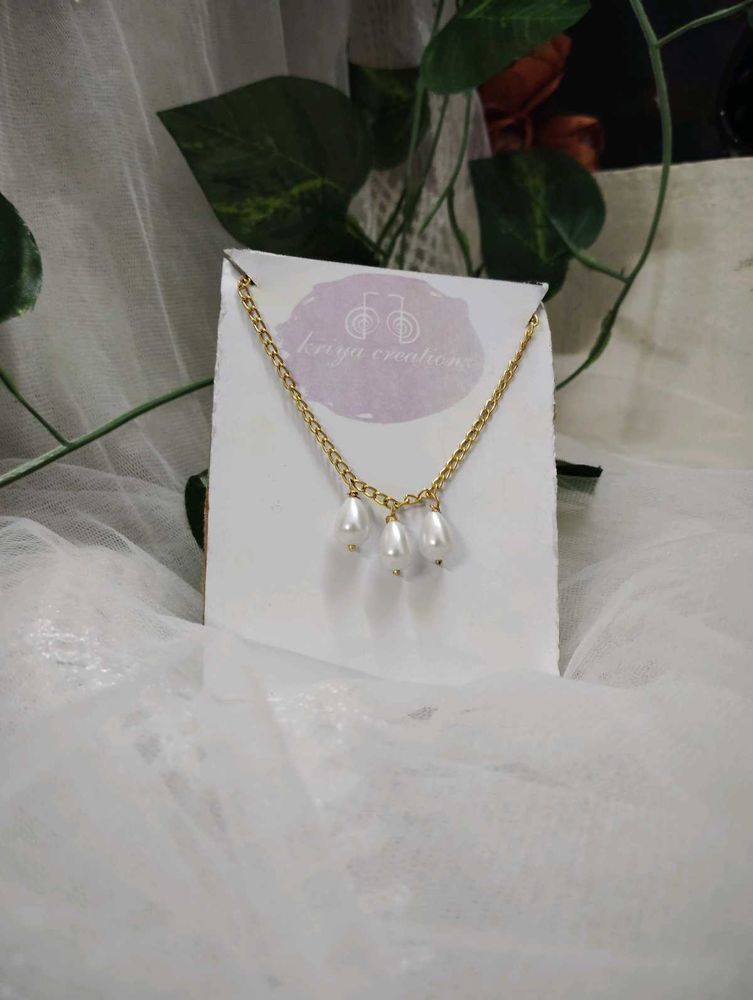 Pinteresty Pearl Drop Necklace