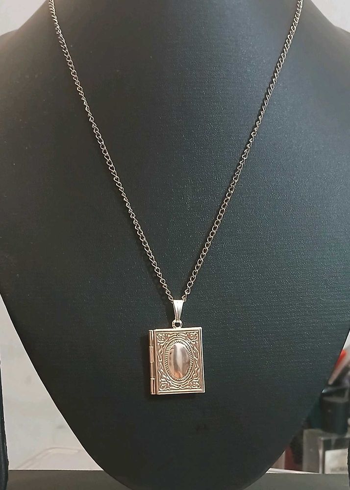 BOOK LOCKET With AntiTarnish Stainless Steel Chain