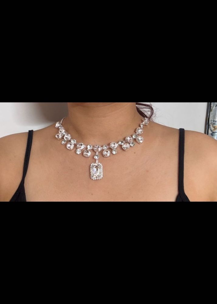 Elegant Crystal Necklace