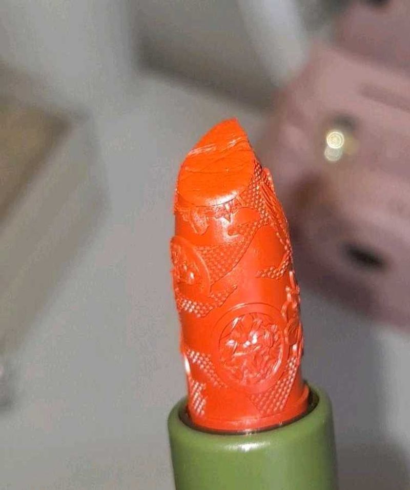 Mansly Velvet Carved Lipstick