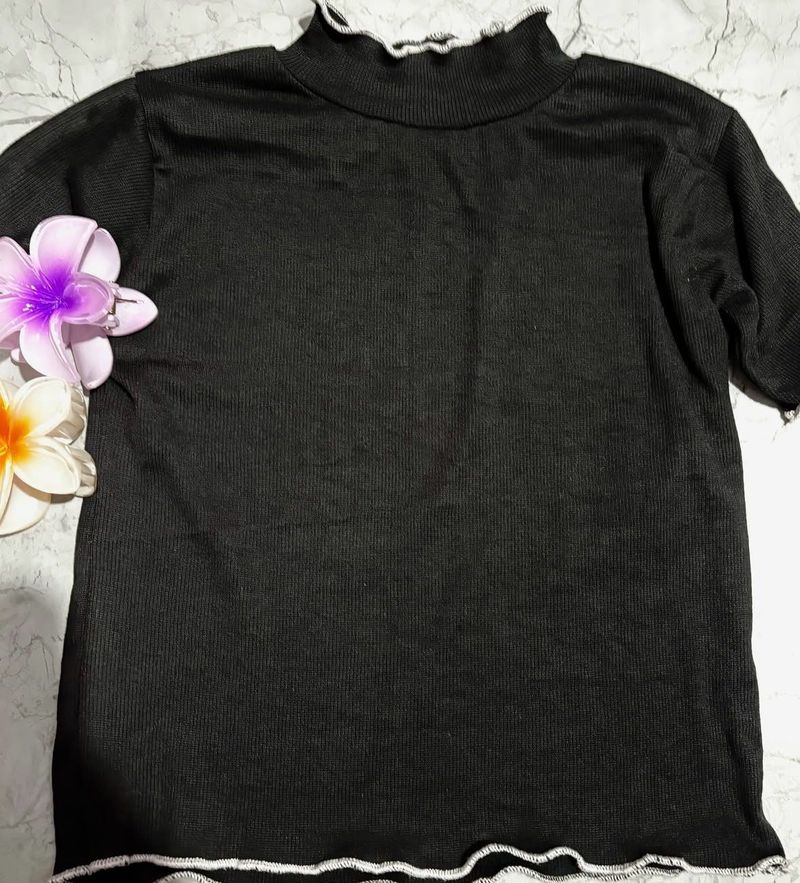 Stylish Black Ribbed Top