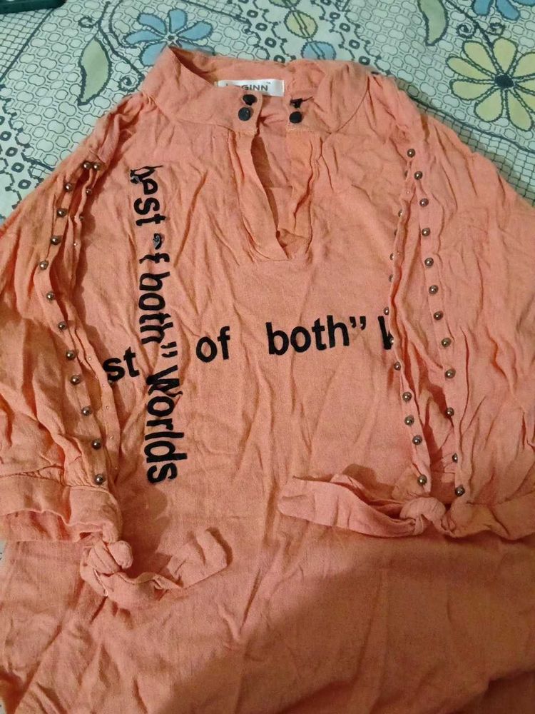 Peach Top with 'Best of Both' Print