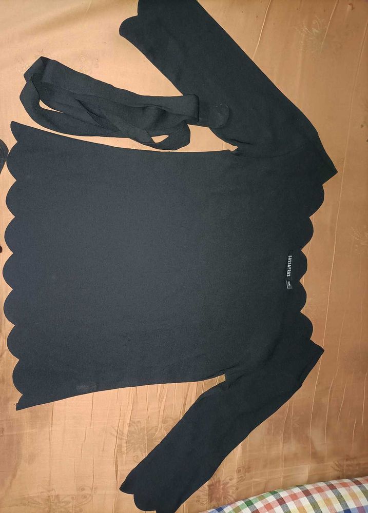 Scalloped Trim Long Sleeve Top