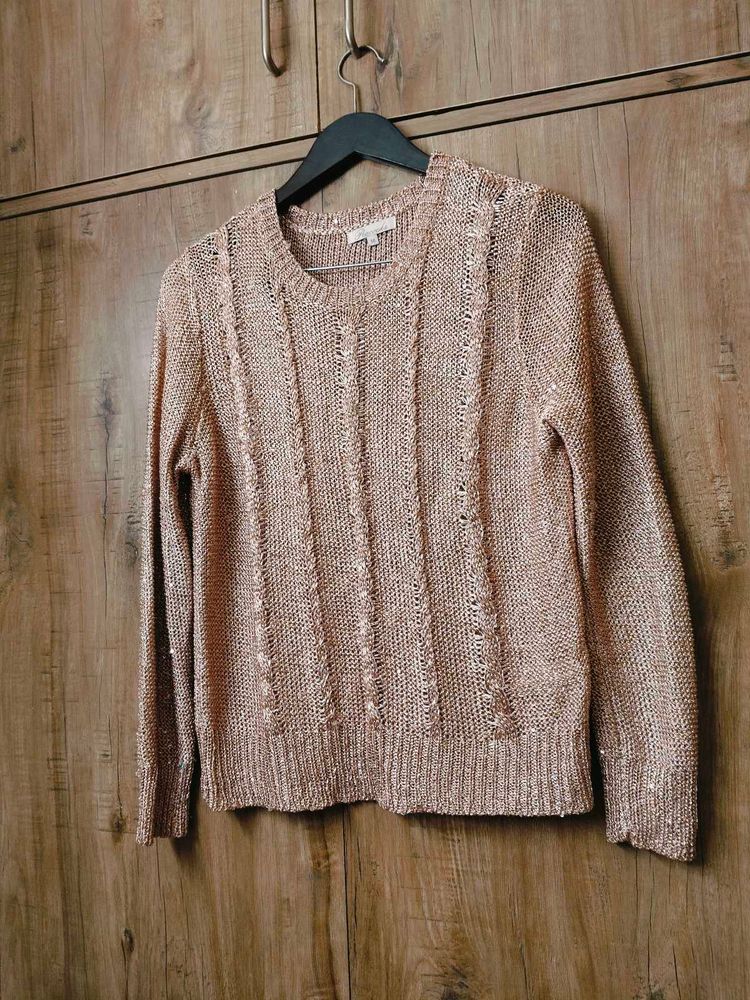 Woolen Top With Shine And New Condition