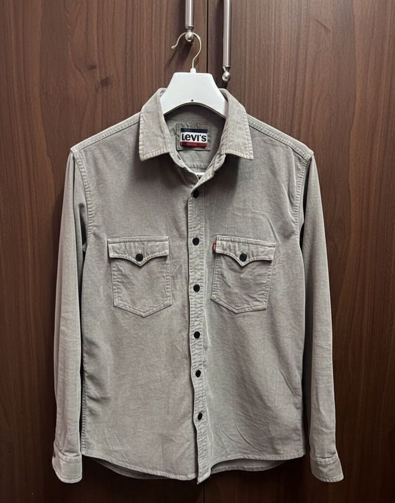 Levi&#39;s Corduroy Shirt - Casual Style