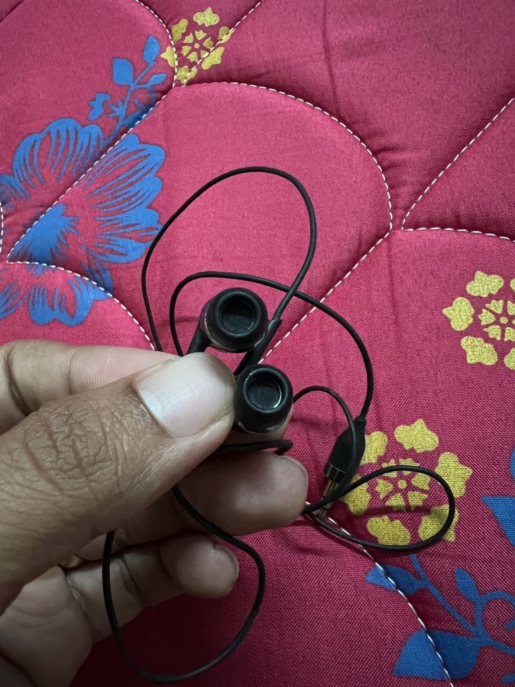Almost New Rarely used Sony Ericsson Earphones