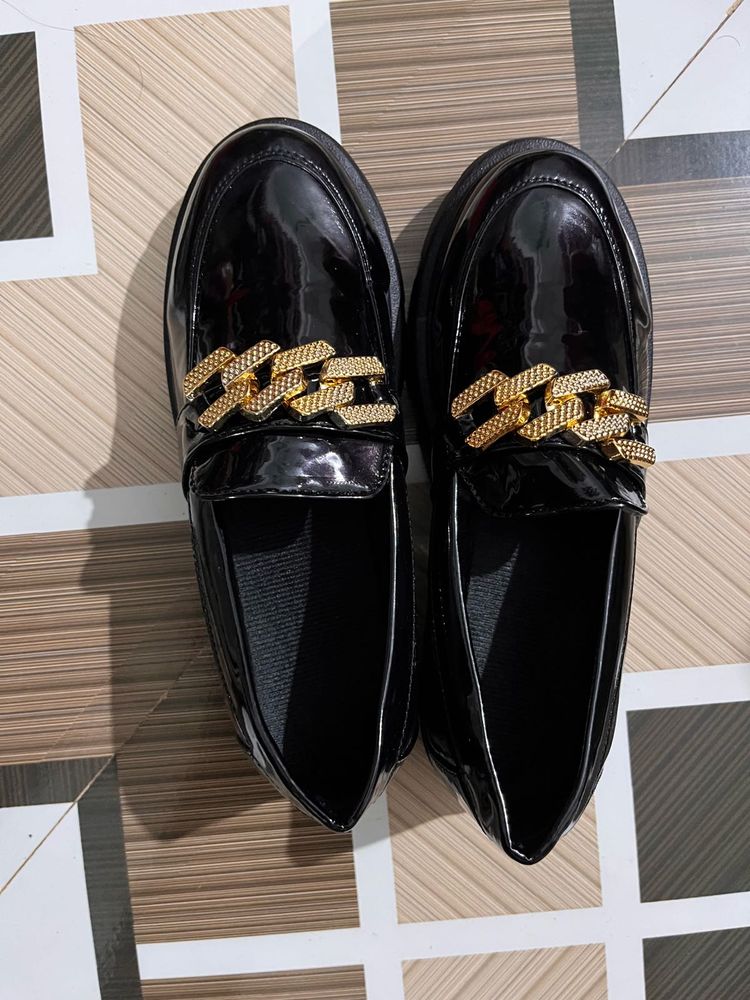 Chunky Chain Loafers