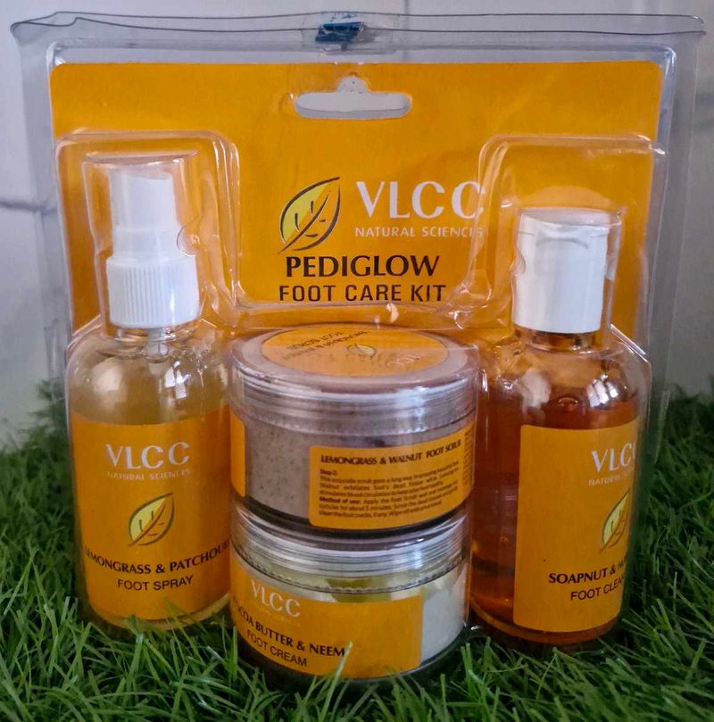 VLCC Pediglow Foot Care Kit