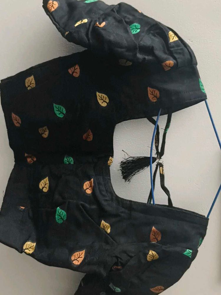 Elegant Black Leaf Print Blouse