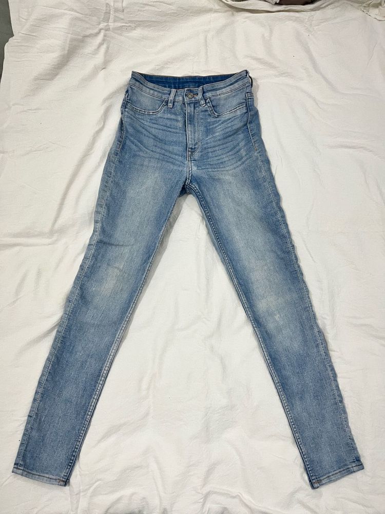 Light Wash High-Waisted Jeans