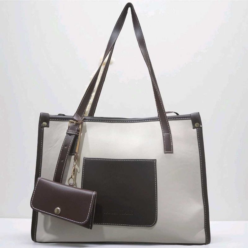 Chic Tote Bag with Pouch