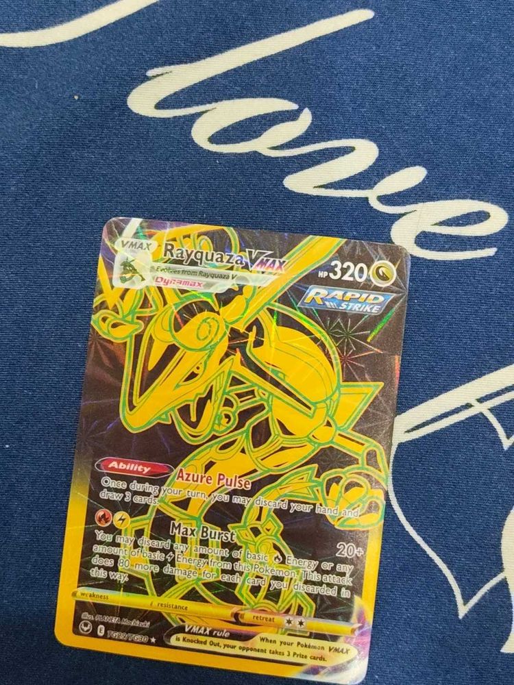 Rayquaza VMAX Card