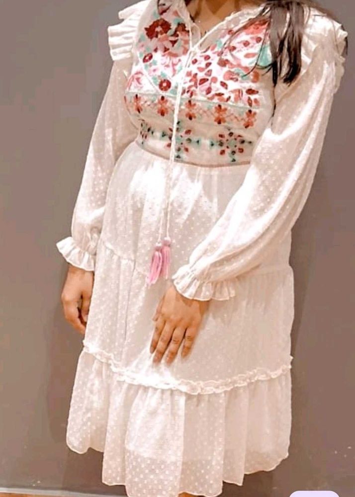 A white Dress