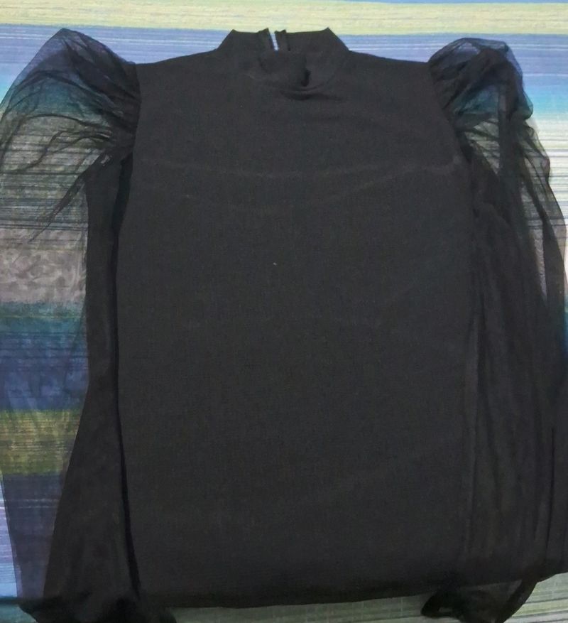 New Puffed Sleeve Black Top