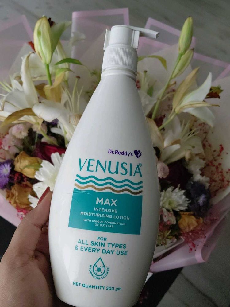 Venusia Max Lotion- 500g. New, sealed.