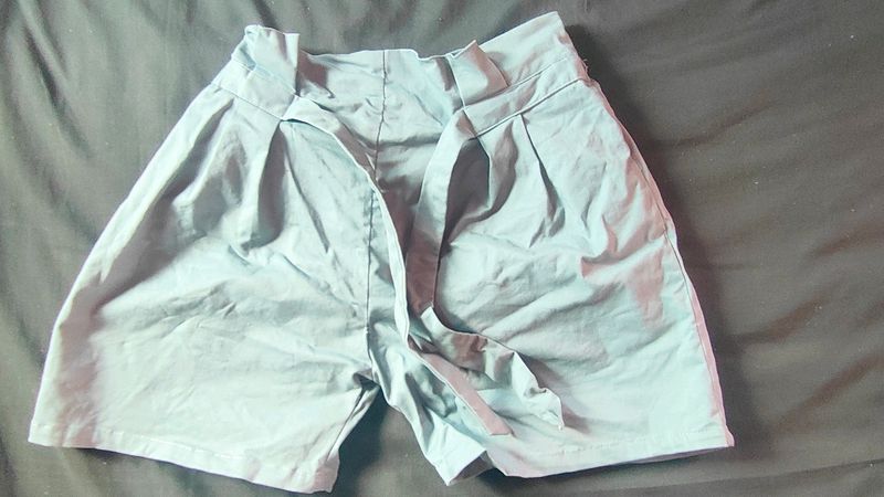 Gray shorts